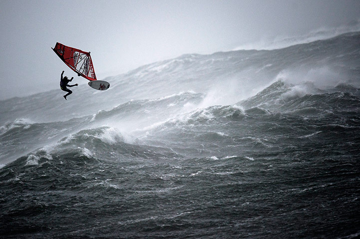 20 Photos: Red Bull Storm Chase at Brandon Bay, Ireland