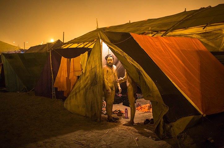 Maha Kumbh : Sadhus get ready in their tents