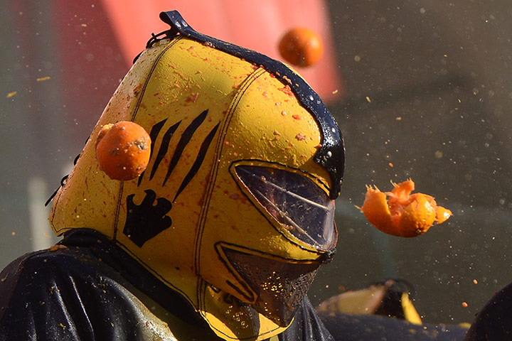 Orange fight in Turin: Orange fight in Turin