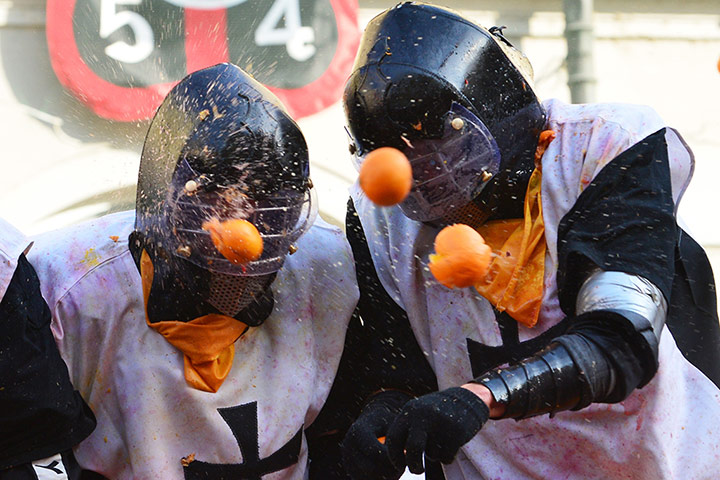 Orange fight in Turin: Orange fight in Turin