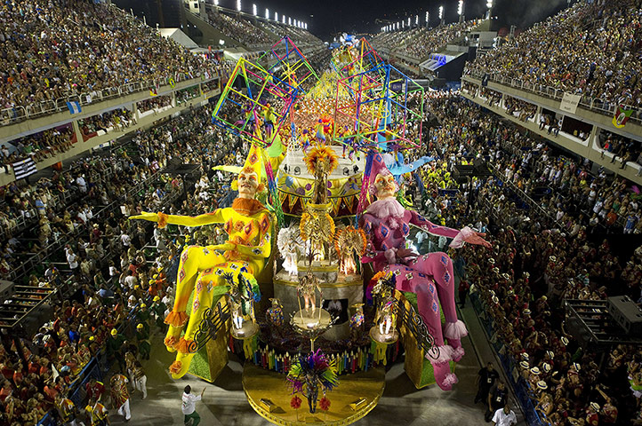 Rio carnival: Revelers of Grande Rio in the Sambadome
