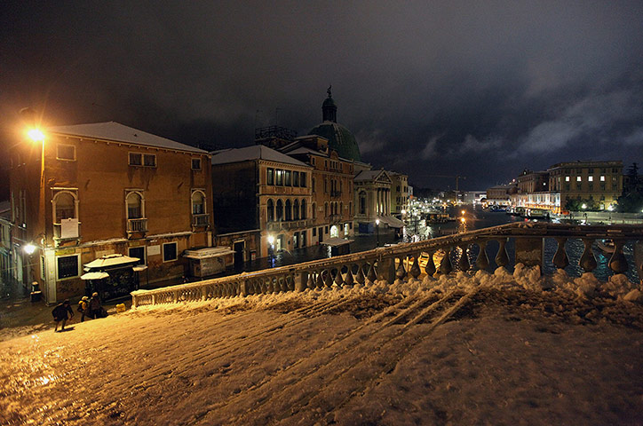Venice in the snow: Cold Wave Hits Italy