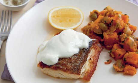 Snapper fillet with tomato sauce