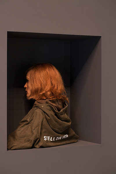 Rosemarie Trockel: Stell Dir vor/ Imagine, aus Manus Spleen 2, 2002