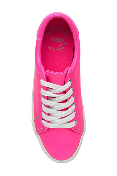 Accessories col fashion: bright pink plimsoll