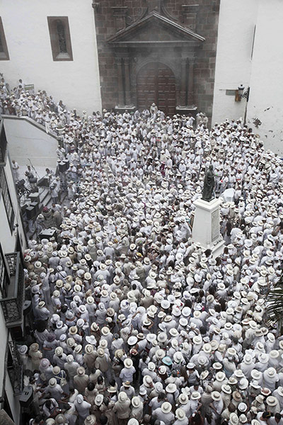 20 Photos: The carnival of 'Los Indianos' in Las Palma, Spain