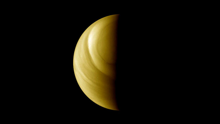 A month in space: ESA's Venus Express spacecraft