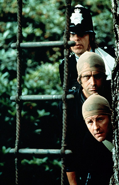 Richard Briers Obituary: James Booth and Richard Briers in the film Rentadick, 1972