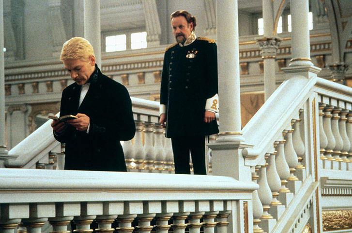 Richard Briers Obituary: Kenneth Branagh and Richard Briers in the 1996 film Hamlet