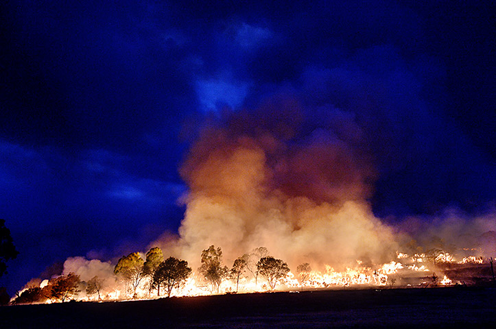 24 hours in pictures: Bushfires at Grampians National Park, Victoria