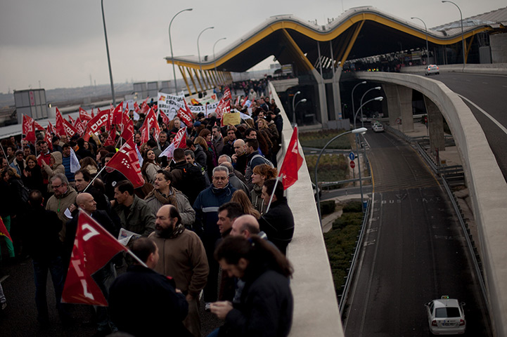 Iberia strike: Day one: Iberia staff march outside Barajas Airport