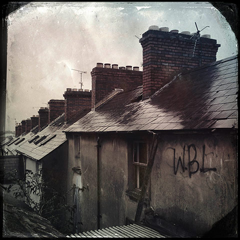 Olmos Derry: Housing along the walls in Derry has been blighted by sectarian troubles