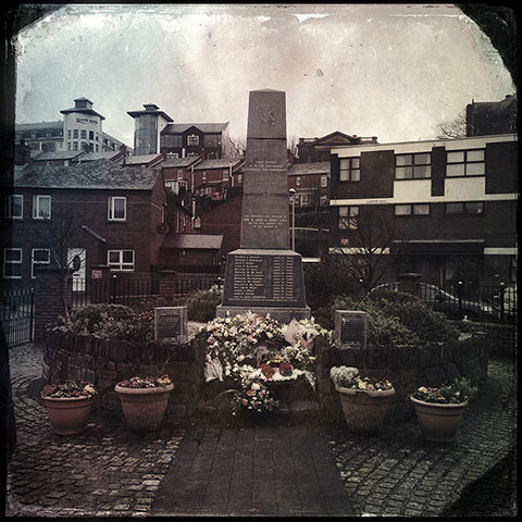 Olmos Derry: The Bloody Sunday Memorial in Derry