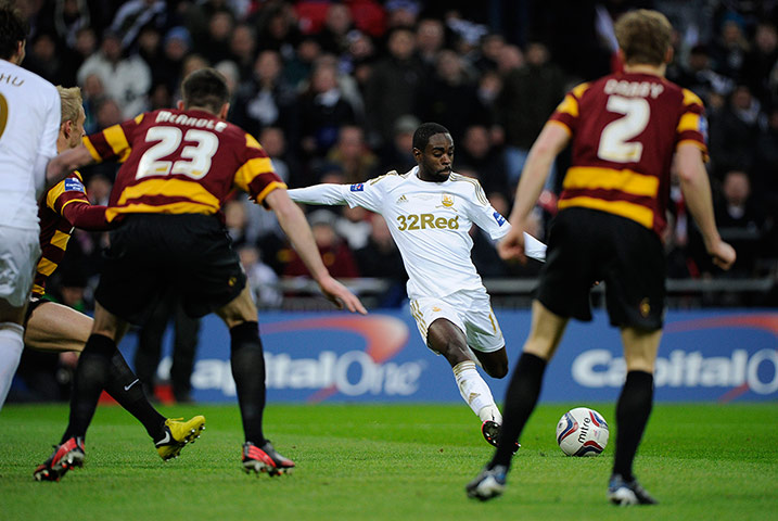Capital One final 3: Nathan Dyer scores