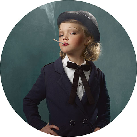 Big Pic - Smoking Kids: young girl with hat and black cardigan smoking