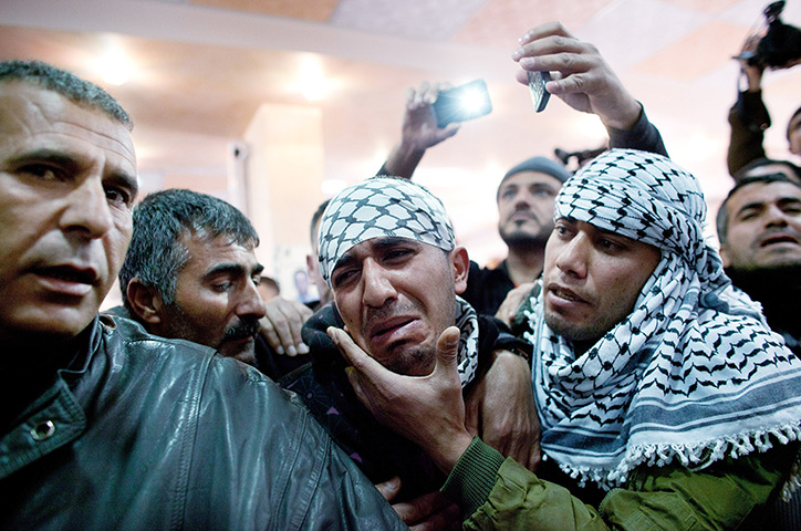 24hours in pictures: Funeral Held For Palestinian Detainee Arafat Jaradat