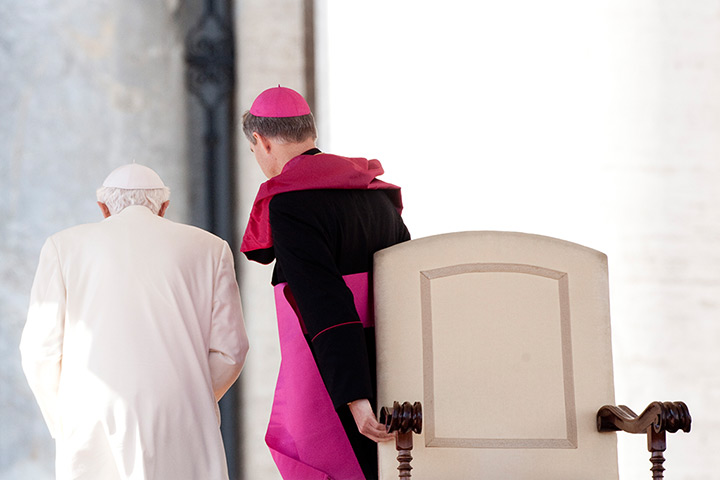 Pope Benedict XVI update: Pope Benedict XVI leaves after his speech