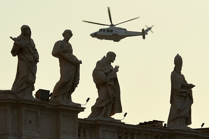 The Pope's last day: The helicopter with Pope Benedict XVI ab
