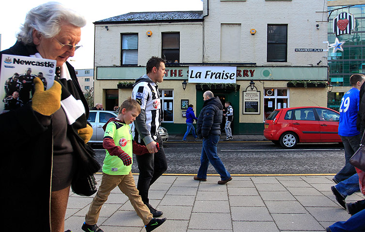 Saturday Roundup: The Strawberry pub