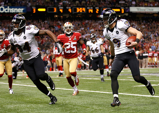 Super Bowl XLVII: Fake field goal! Ravens kicker Justin Tucker runs