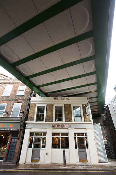 Borough Market: The Wheatsheaf pub