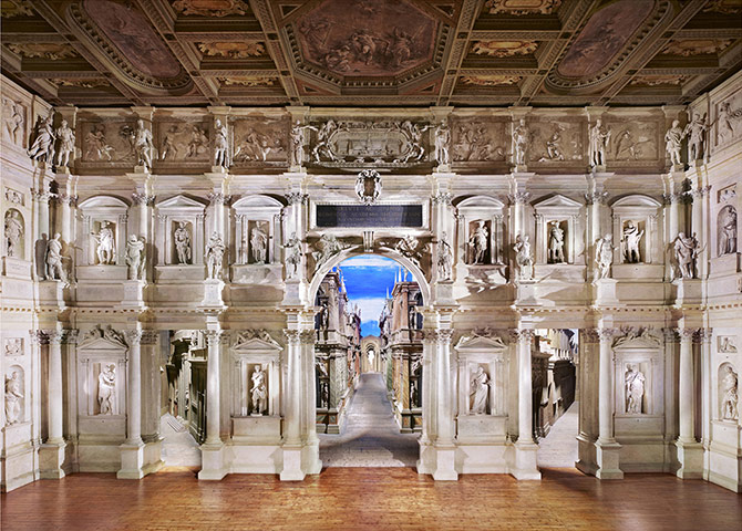 Candida Hofer: Teatro Olimpico Vicenza II, 2010