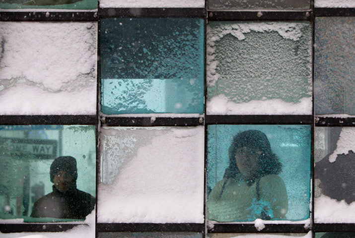 us blizzard: bus stop boston