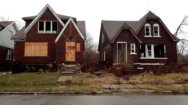 Detroit going bust : Detroit going bust