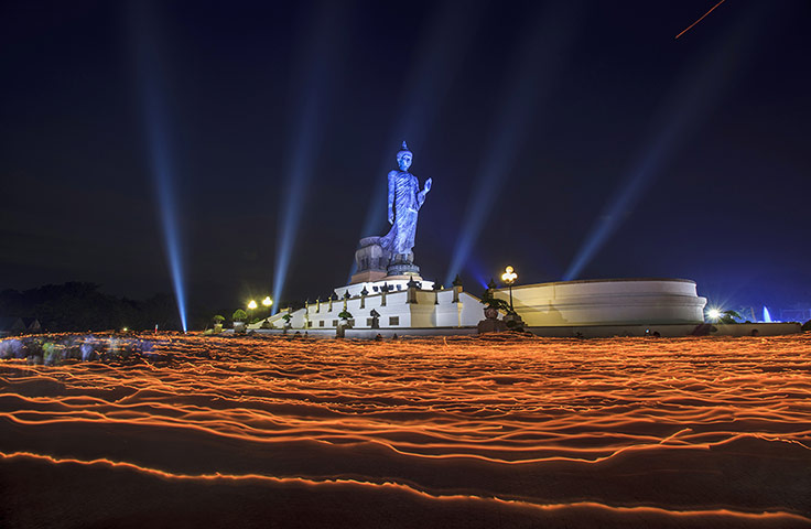 20 Photos: Buddhist Monks Observe Macha Bucha Day In Bangkok