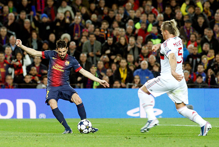 Barcelona v Milan: Barcelona's David Villa scores 