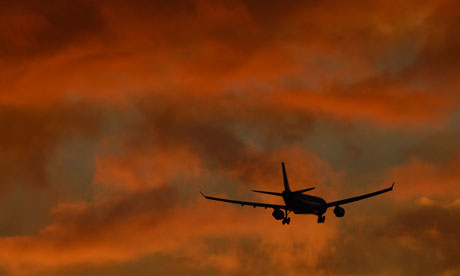 Plane approaches Heathrow