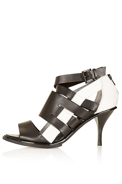 Monochrome:: Monochrome: key fashion trends of the season – in pictures