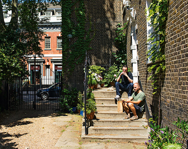 The Selby: Pablo and Leo having lunch al fesco