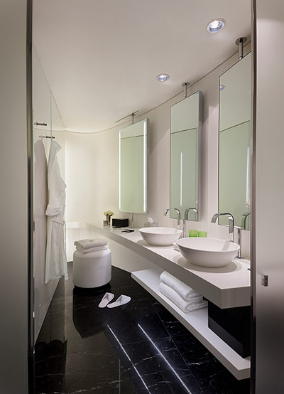 ME hotel: ME hotel washroom