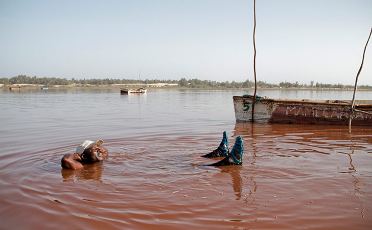 Senegal: salt production on the banks of Lake Retba