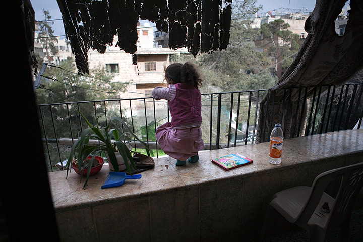 24 hours: Aleppo, Syira: The daughter of a Palestinian-Syrian woman