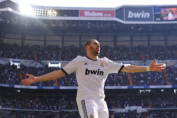 classico: Karim Benzema celebrates his goal
