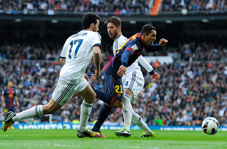 clasico 2: Sergio Ramos fouls Adriano