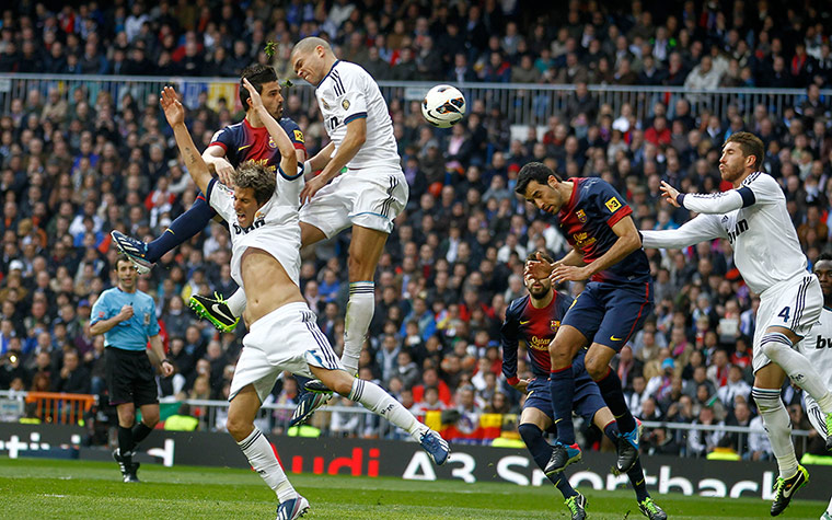 clasico 2: Panic in the Real Madrid defence as a cross comes in
