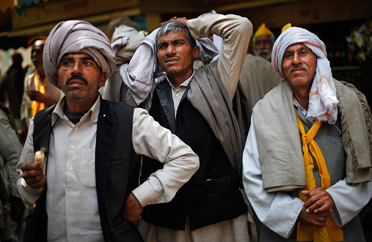 24 hours: New Delhi, India: People from the Jat community protest
