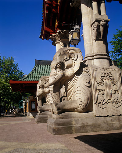 zoo buildings: The elephant gate at Berlin Zoo