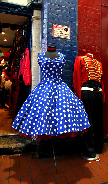 Your Pictures - Spotted: blue spotted dress outside shop