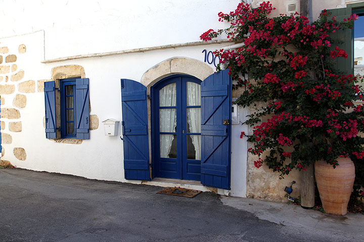 Sunvil Greece 1: Sunvil Greece 1: Typical village house, Crete