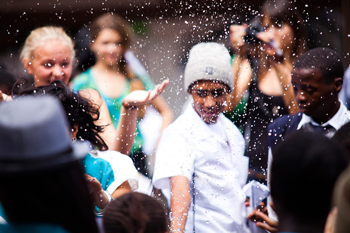 ITC Cape Town: Schoolchildren spray each other with water
