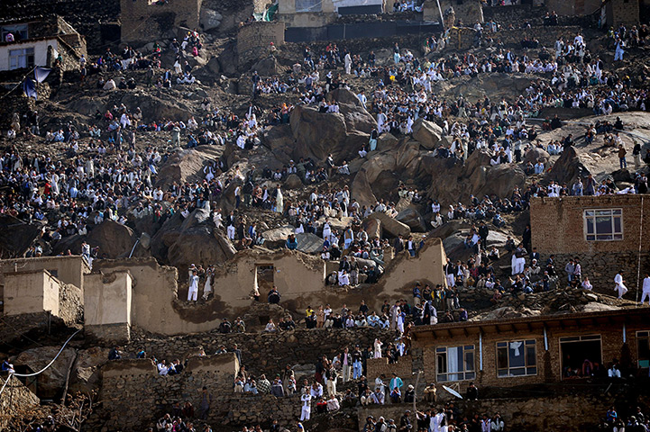 24 hours in pictures: Afghan families gather on a hilltop near Sakhi shrine
