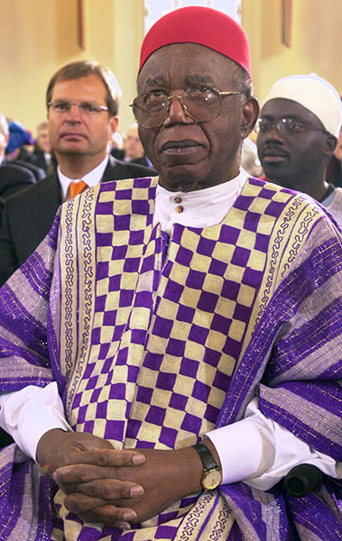 Chinua Achebe gallery: Chinua Achebe 2002