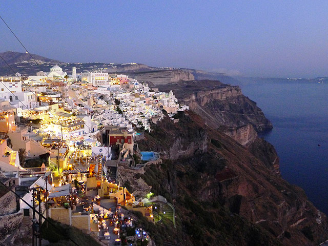 Sunvil Greece 1: Sunvil Greece 1: Santorini at night