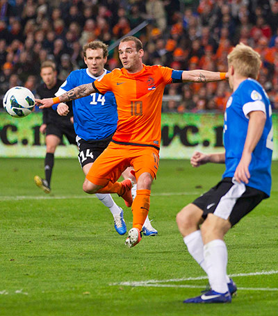 other world cup games: Wesley Sneijder of the Netherlands attempts to score