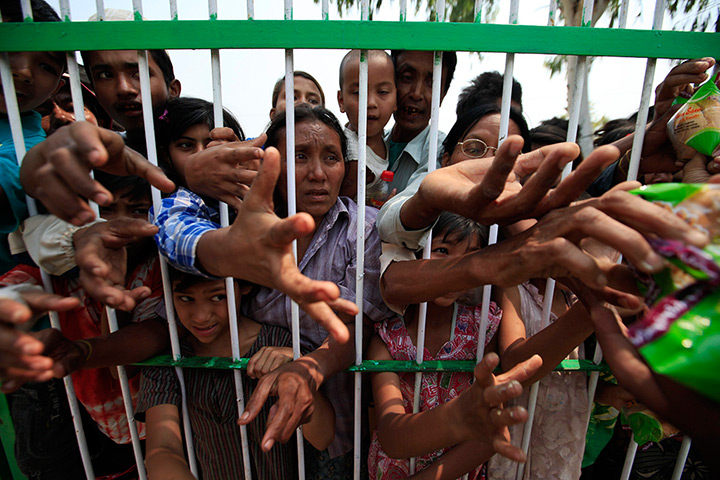 Burma violence: Muslim refugees reach out for donations