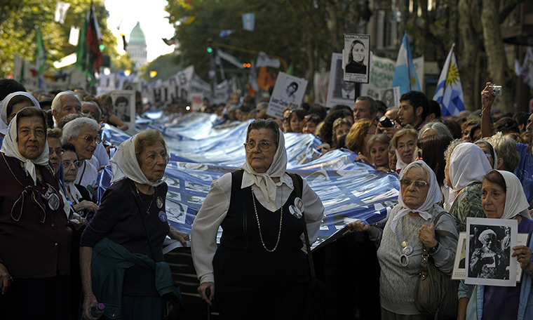 24 hours in pictures : Human Rights organisation Madres de Plaza de Mayo Linea Fundadora
